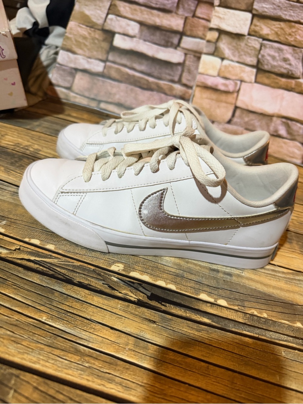 Nike Women's White Sneakers with Metallic Silver Swoosh - Picture 11 of 11